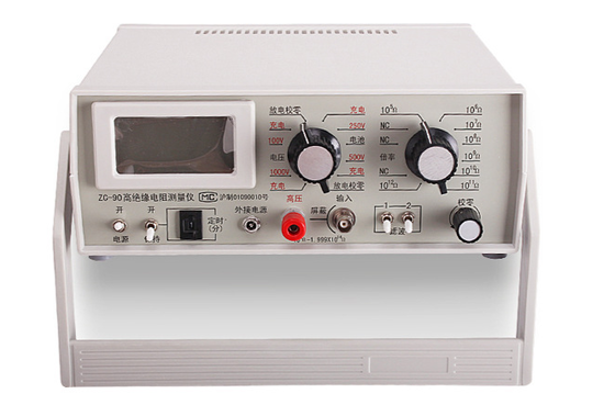 Testeur numérique de résistance d'isolation avec tension de test de 100/250/500/1000 V et plage de résistance de 0～2×10¹⁶Ω conforme à GB/T 3048.5, UL1581, UL2556